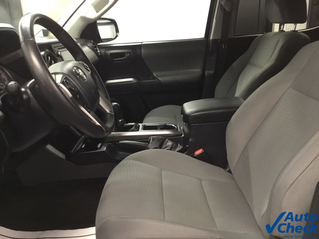 Used 2017 Toyota Tacoma SR5 w/ Tow Package AWD/4WD image 20