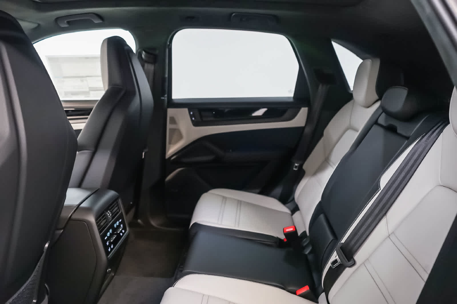 New 2026 Porsche Cayenne GTS AWD/4WD image 24