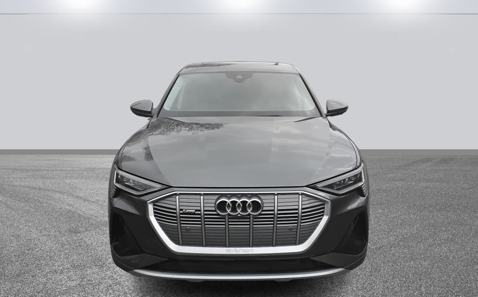 Used 2021 Audi e-tron Prestige w/ Prestige Package image 2