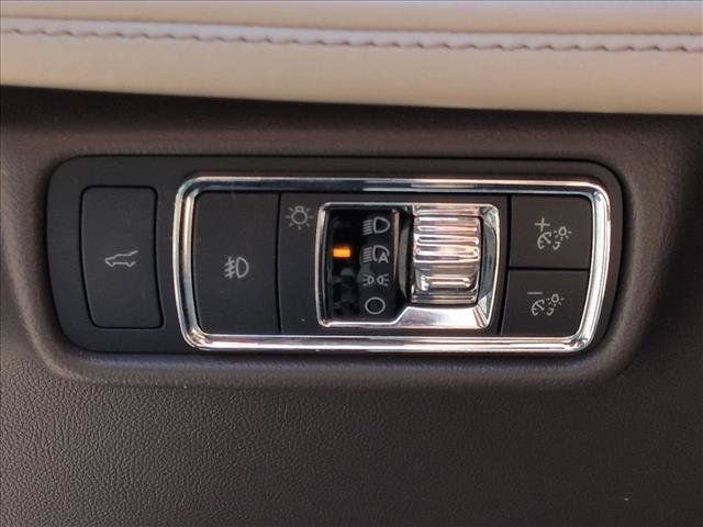 Used 2020 Lincoln Aviator Reserve w/ Class IV Trailer Tow Package RWD image 17
