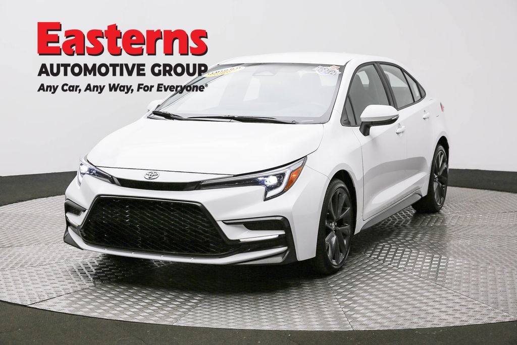 Used 2025 Toyota Corolla SE image 1