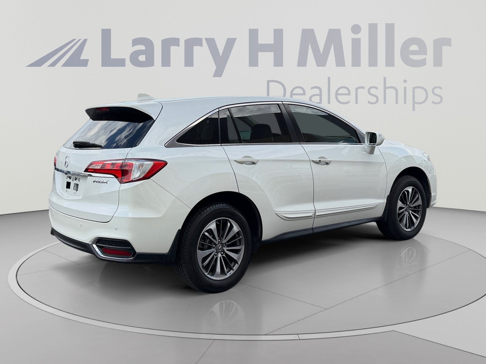Used 2017 Acura RDX w/ Advance Package FWD image 5