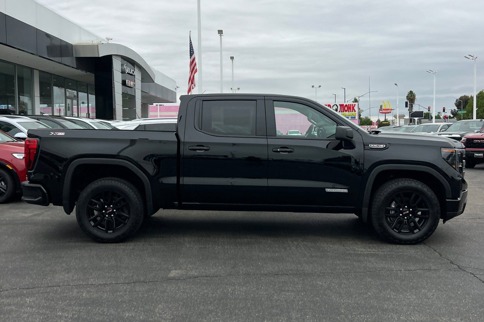 New 2026 GMC Sierra 1500 Elevation w/ X31 Off-Road Package AWD/4WD image 4