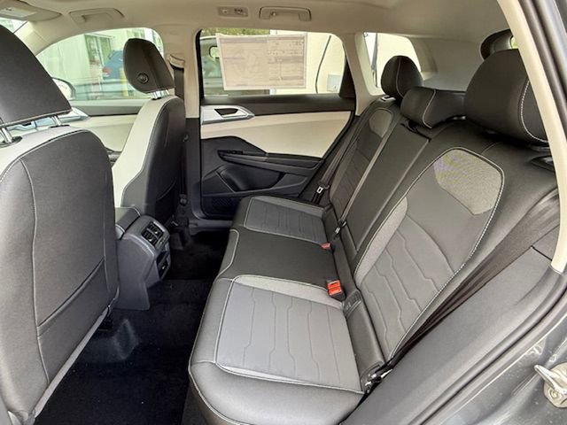 New 2025 Volkswagen Taos SE image 15