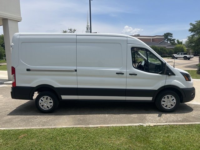 New 2023 Ford E-Transit Medium Roof image 13