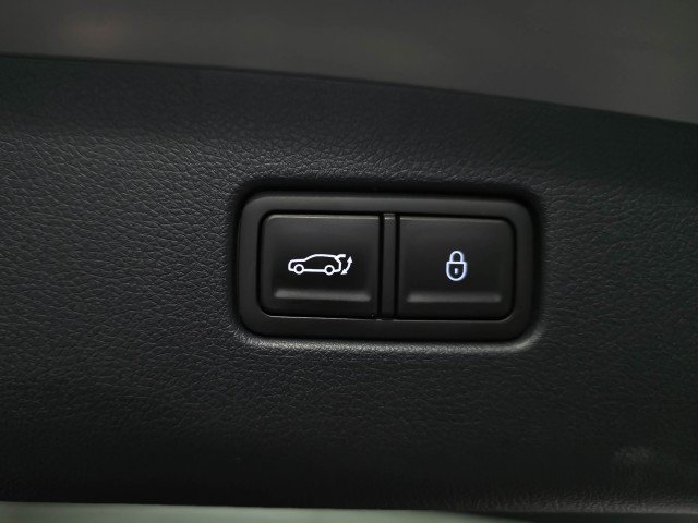 Used 2025 Genesis GV70 2.5T w/ Advanced Package AWD/4WD image 40