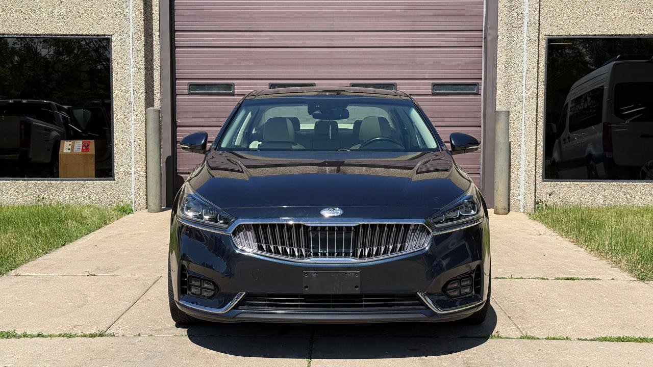 Used 2018 Kia Cadenza Technology FWD image 2