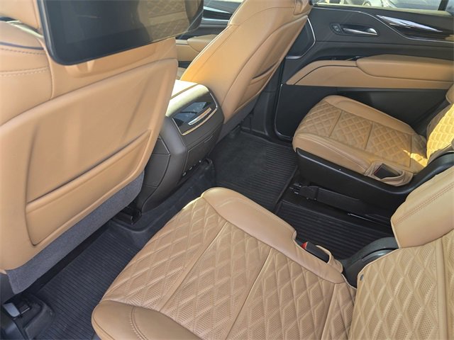 Used 2024 Cadillac Escalade Premium Luxury w/ Performance Package image 13