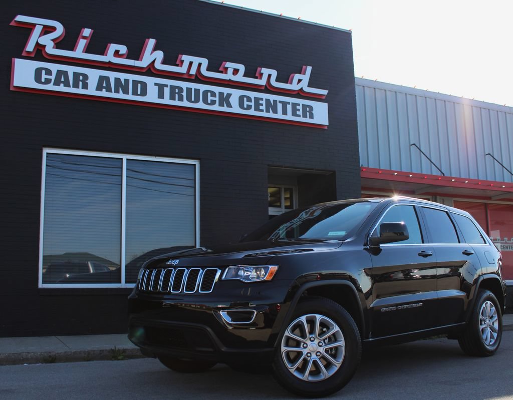 Used 2022 Jeep Grand Cherokee Laredo E AWD/4WD image 4