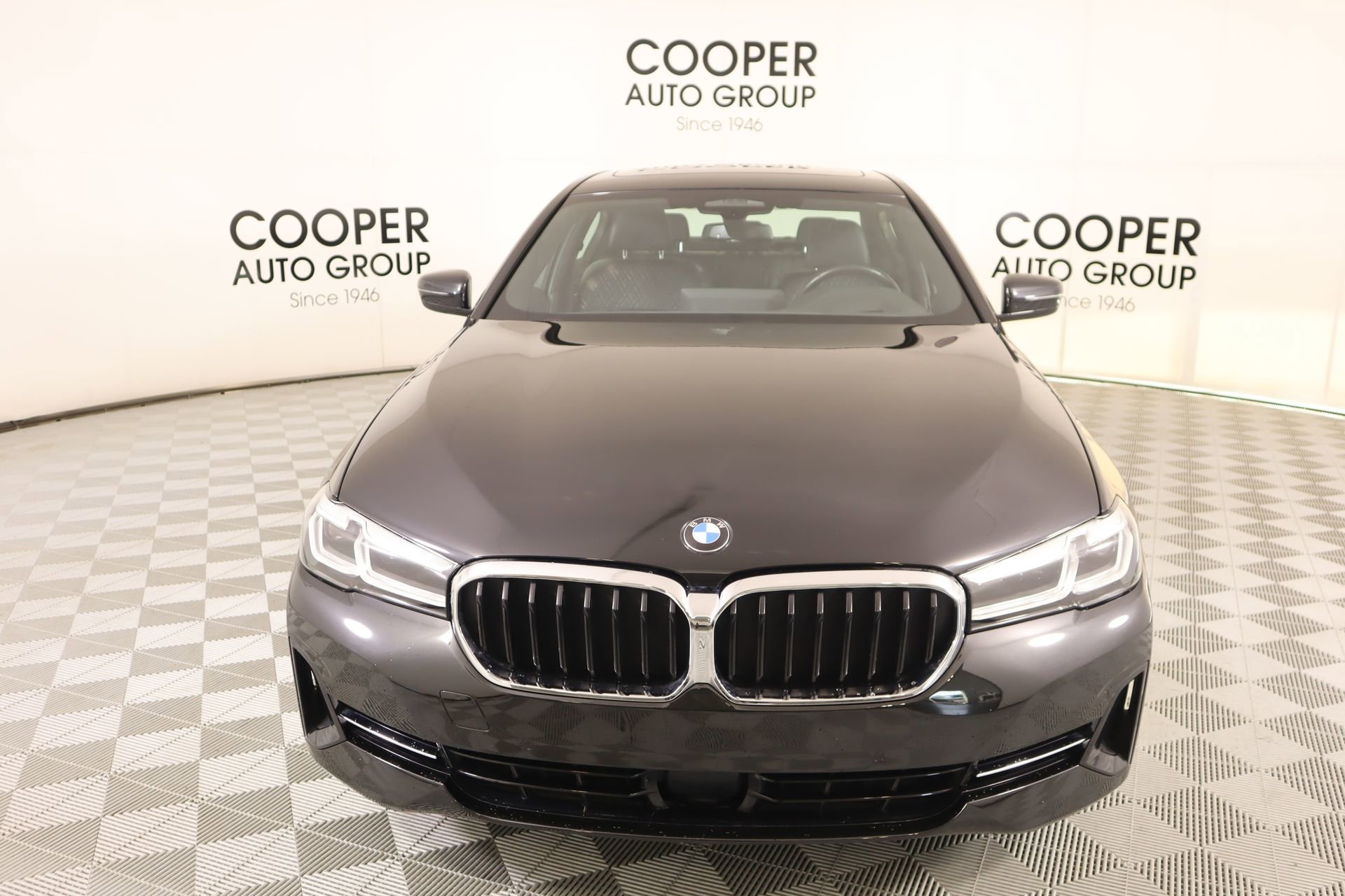 Used 2022 BMW 530i xDrive w/ Premium Package image 10