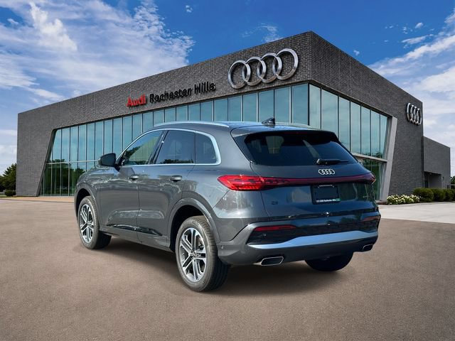 Certified 2025 Audi Q5 Premium w/ Convenience Package AWD/4WD image 4