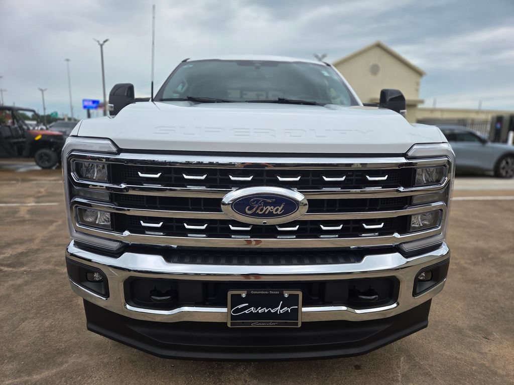 Used 2025 Ford F350 Lariat w/ FX4 Off-Road Package AWD/4WD image 2