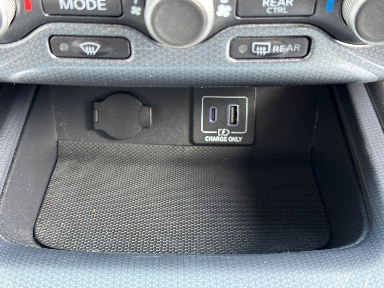 Used 2020 Nissan Pathfinder SL image 29