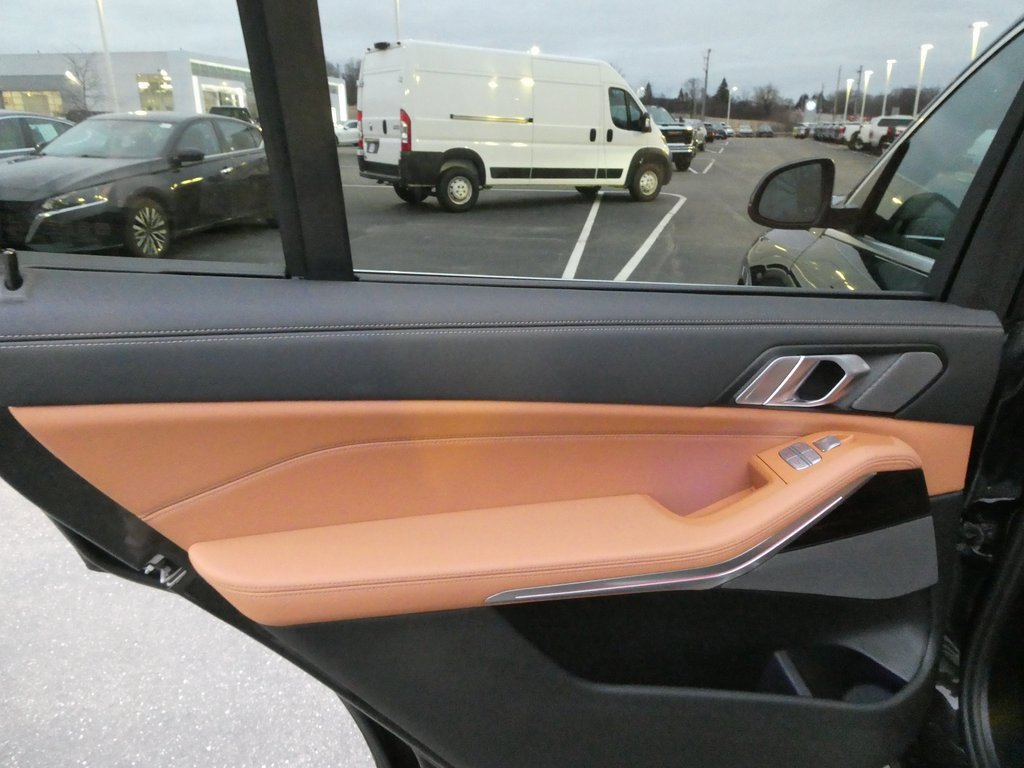 Used 2026 BMW X7 xDrive40i image 56