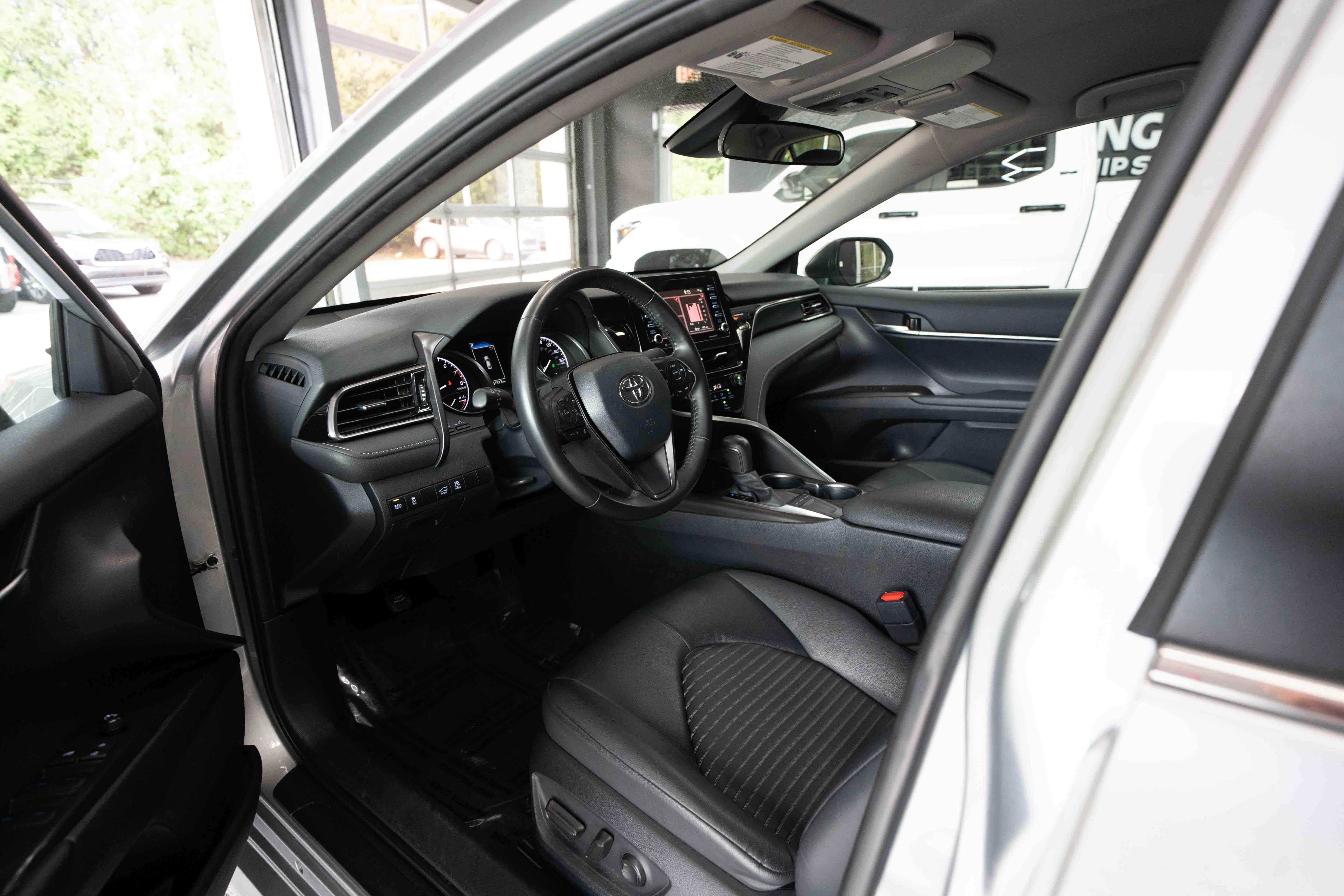 Used 2024 Toyota Camry SE FWD image 8