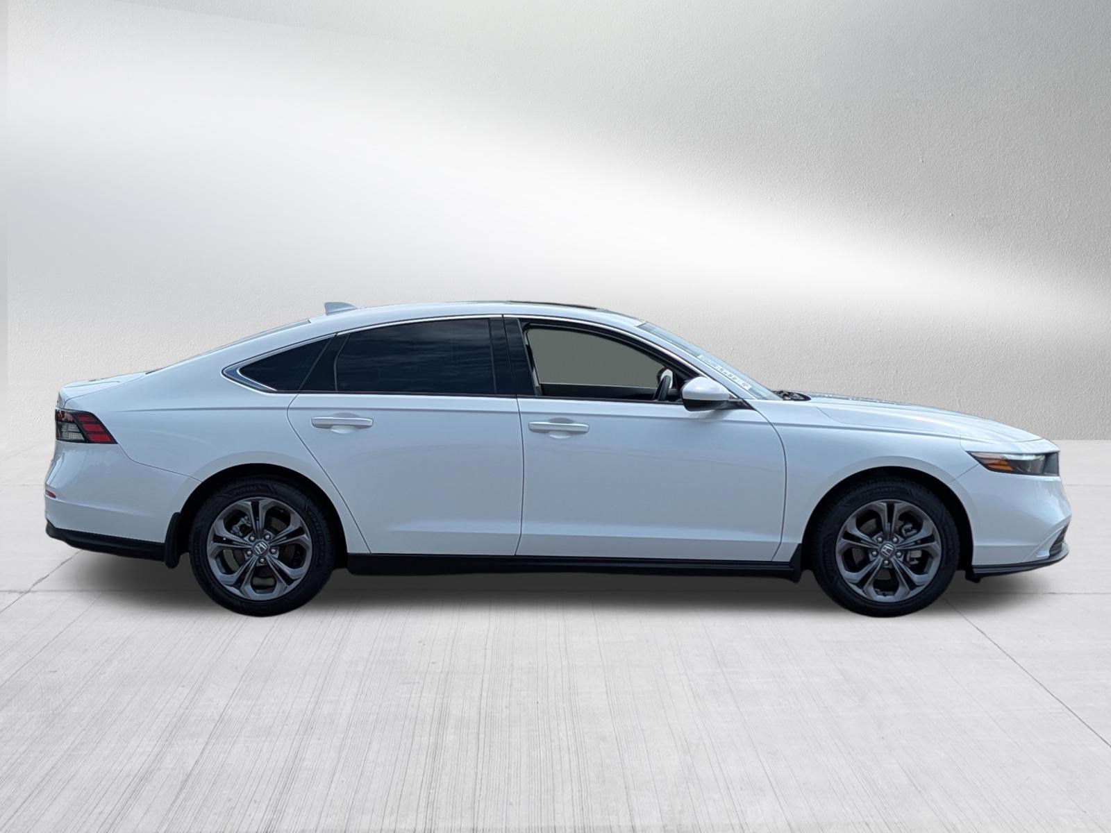 Used 2024 Honda Accord EX image 8