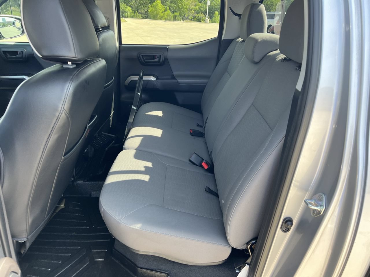 Used 2017 Toyota Tacoma SR5 w/ Tow Package RWD image 26
