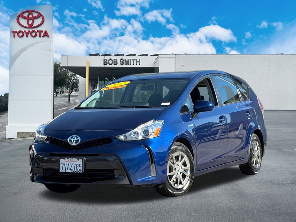 Used 2017 Toyota Prius V Three image 2