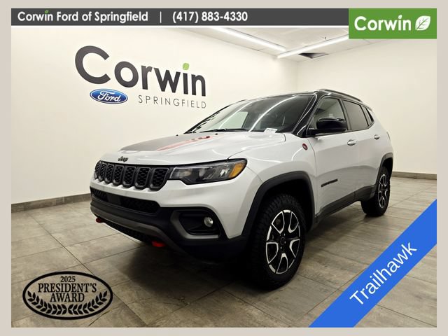 Used 2025 Jeep Compass Trailhawk AWD/4WD image 1