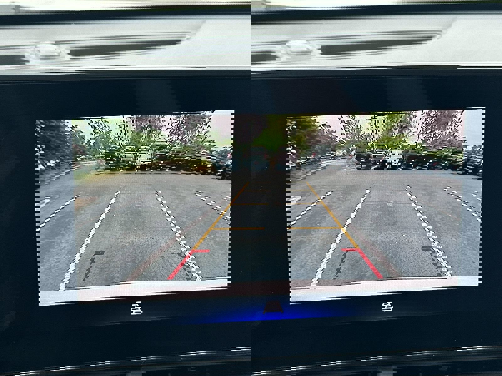 Used 2025 Chevrolet Trax LT w/ LT Convenience Package image 27