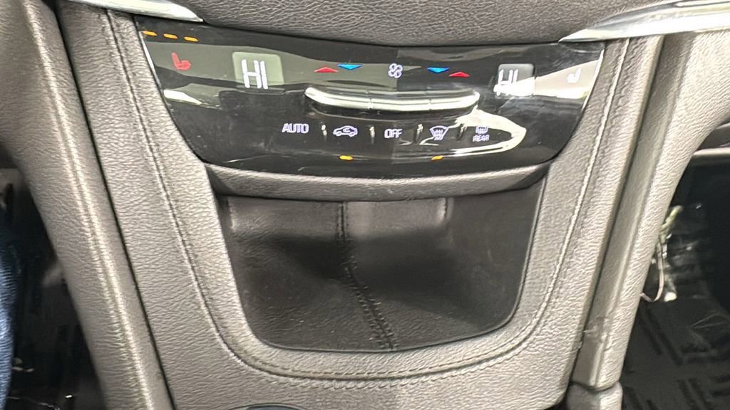 Used 2022 Cadillac XT5 Premium Luxury w/ LPO, Floor Liner Package image 31