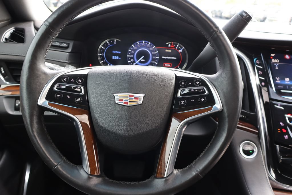 Used 2016 Cadillac Escalade ESV Luxury RWD image 7