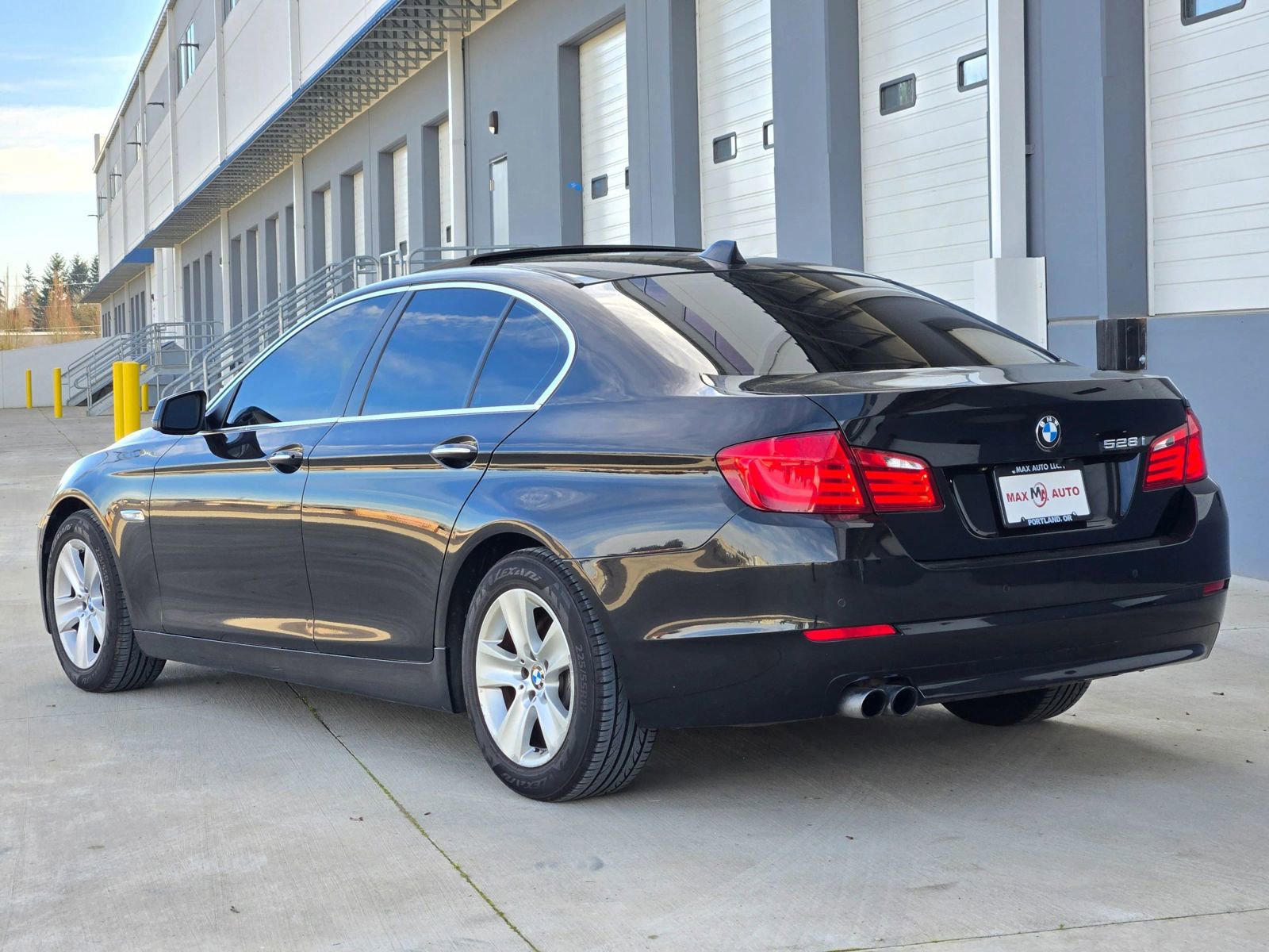 Used 2011 BMW 528i Sedan image 6