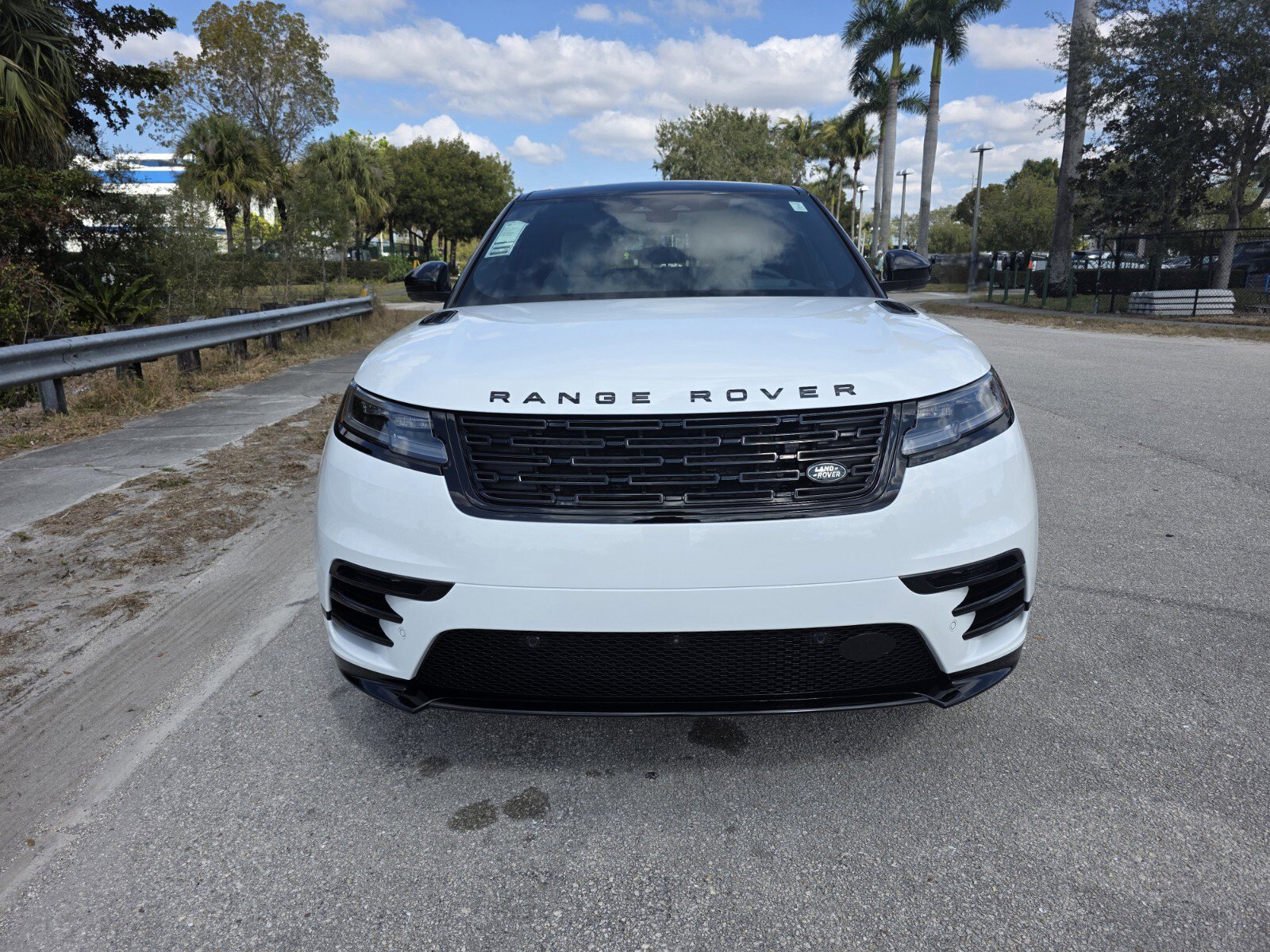 Used 2026 Land Rover Range Rover Velar Dynamic SE image 8