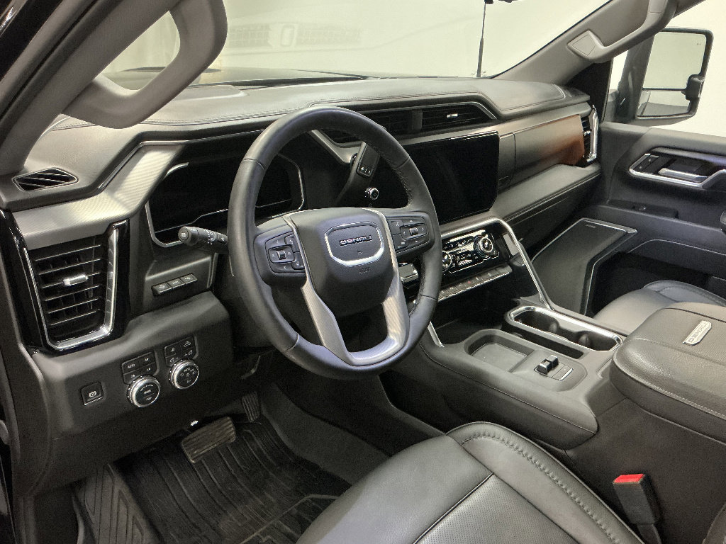 Used 2025 GMC Sierra 3500 Denali w/ Denali Reserve Package AWD/4WD image 13
