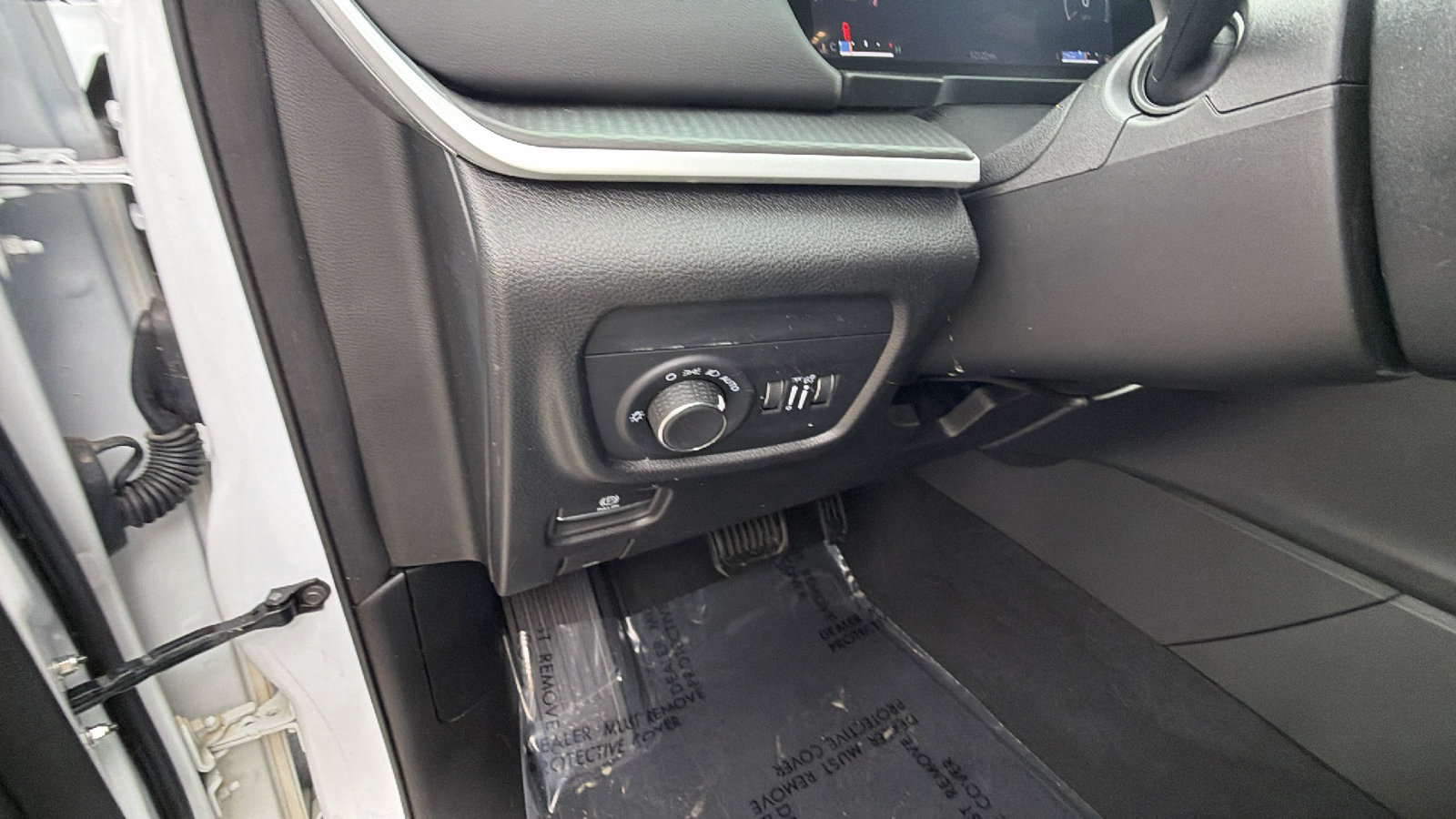 Certified 2024 Jeep Grand Cherokee Laredo AWD/4WD image 25