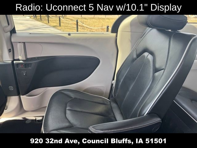 Used 2021 Chrysler Pacifica Limited AWD/4WD image 14