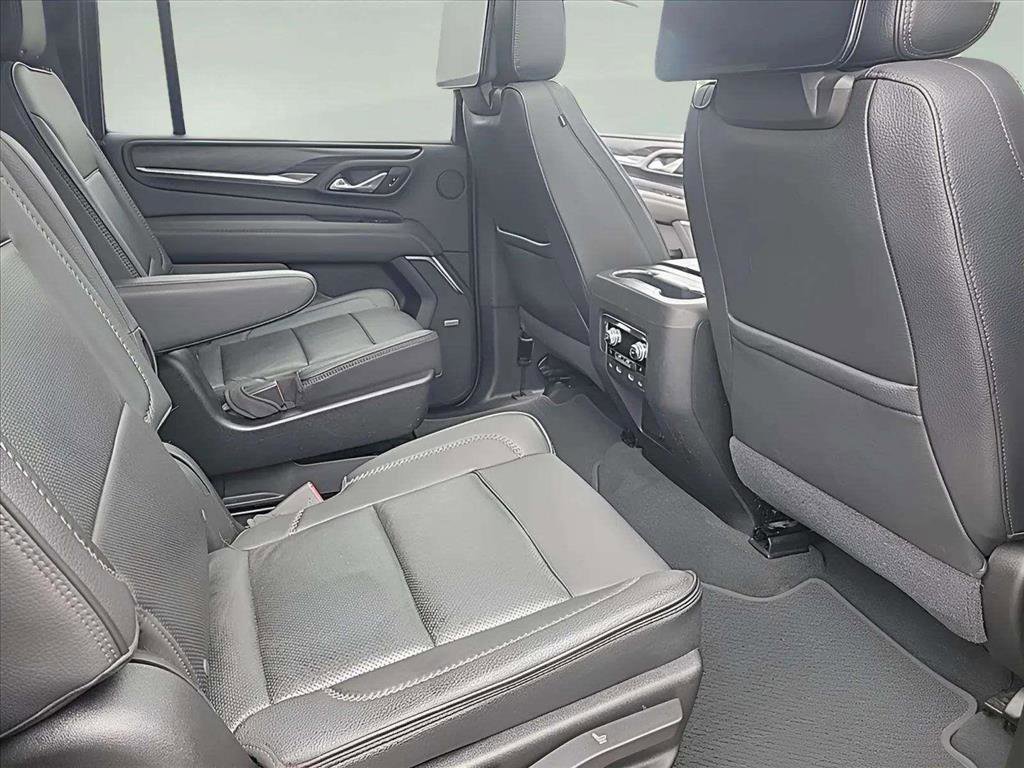 Used 2021 GMC Yukon XL Denali w/ Denali Premium Package image 25