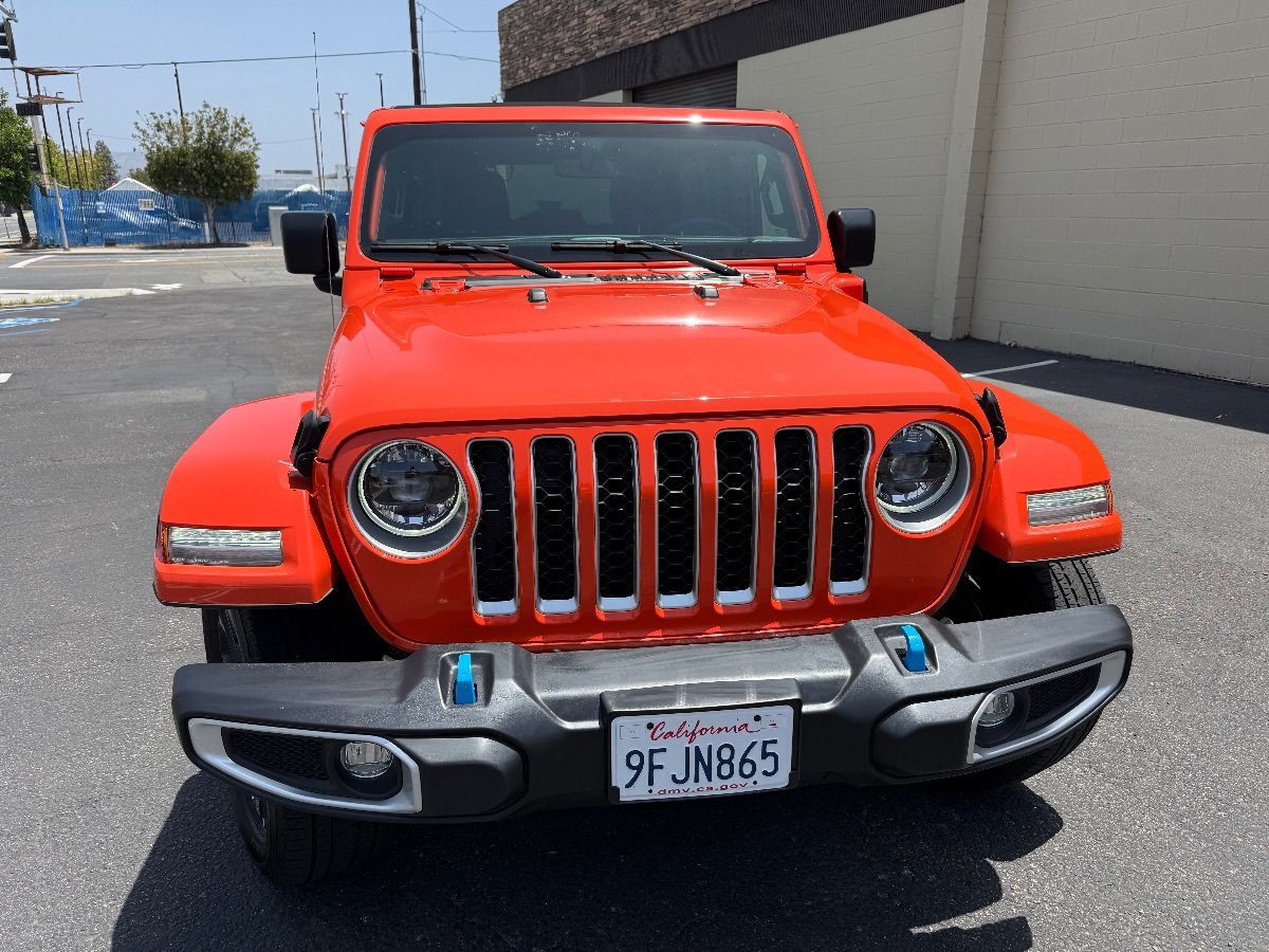 Used 2023 Jeep Wrangler Unlimited Sahara AWD/4WD image 5