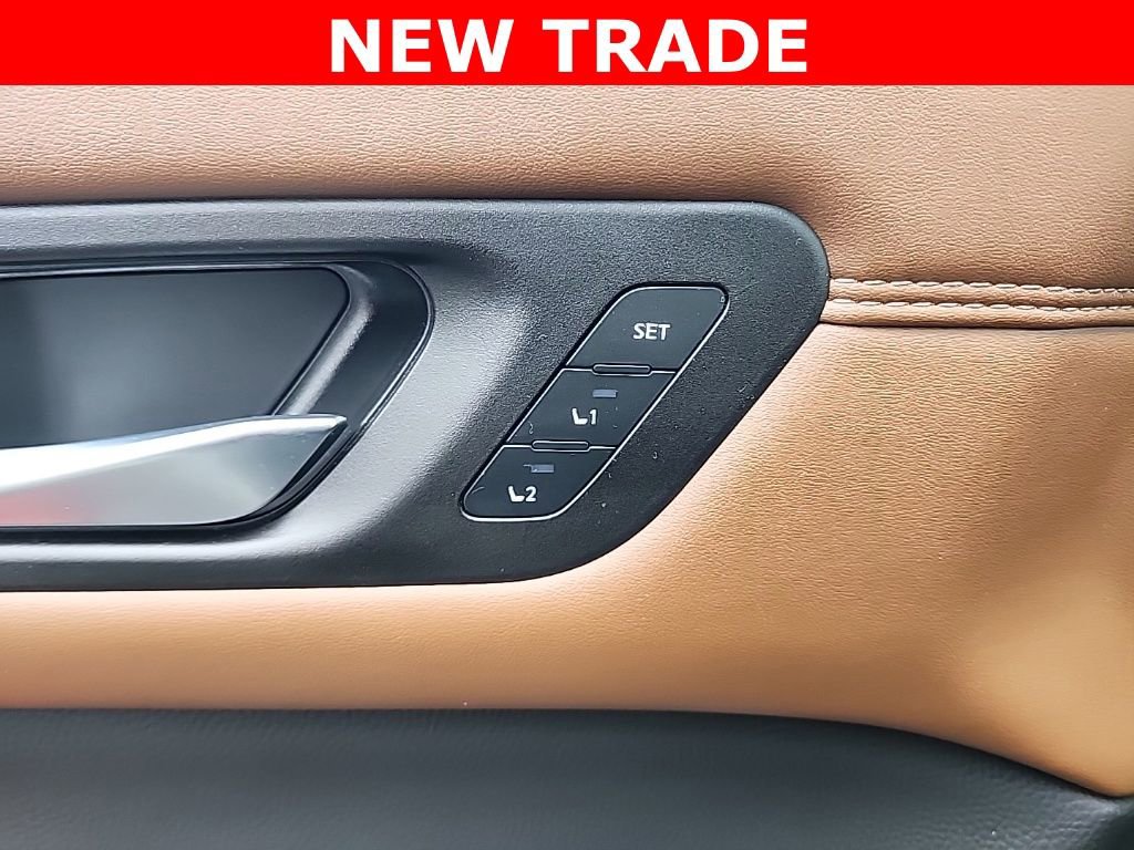 Used 2024 Nissan Pathfinder Platinum w/ Cargo Package image 11