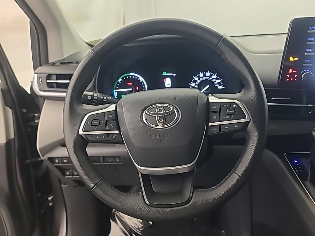 Used 2023 Toyota Sienna XLE AWD/4WD image 35