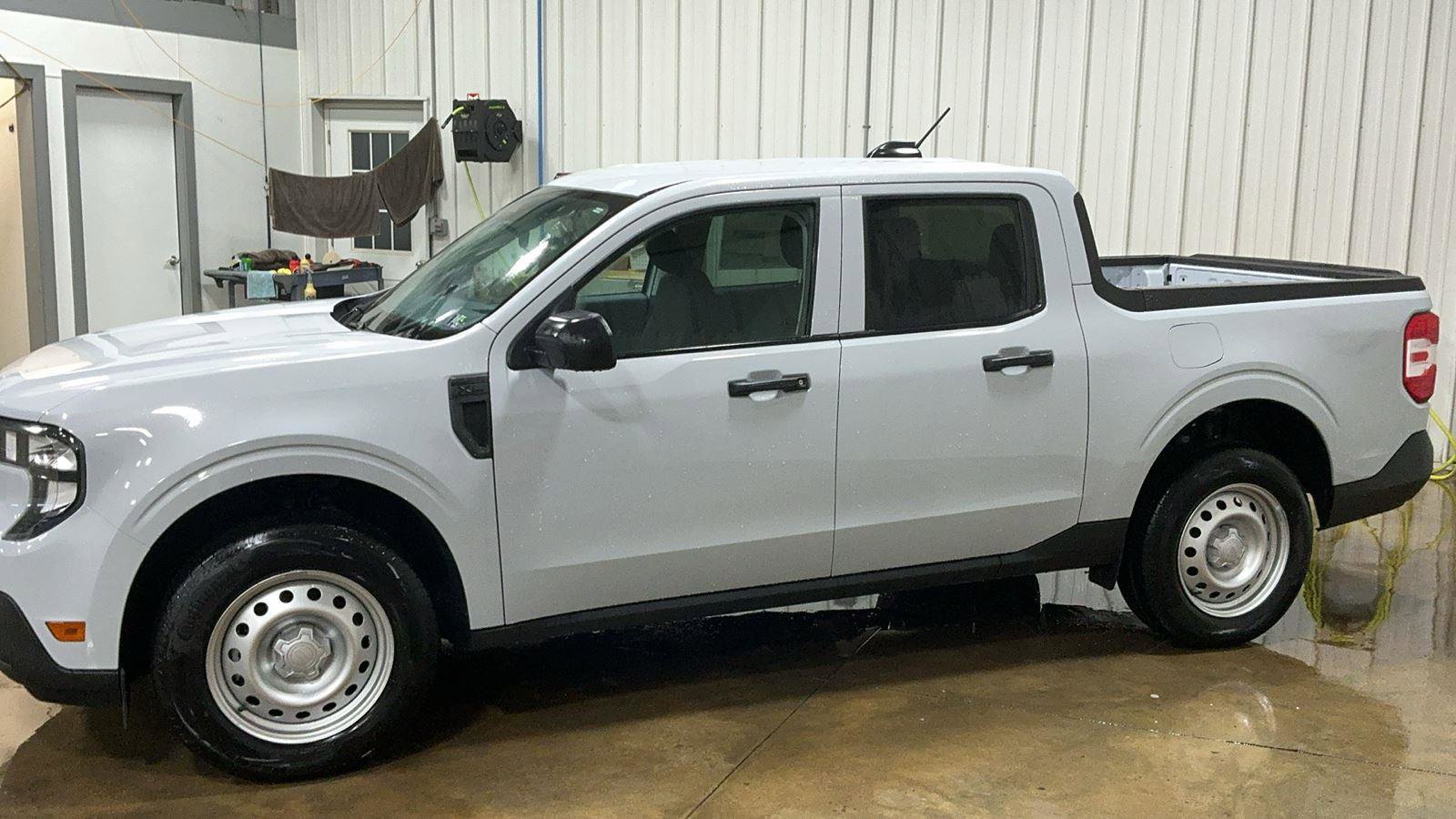 New 2025 Ford Maverick XL image 9