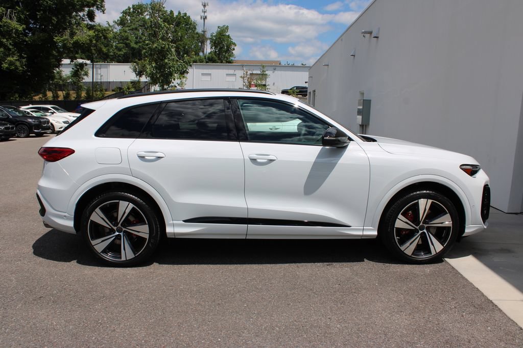 New 2026 Audi SQ5 Premium Plus AWD/4WD image 31