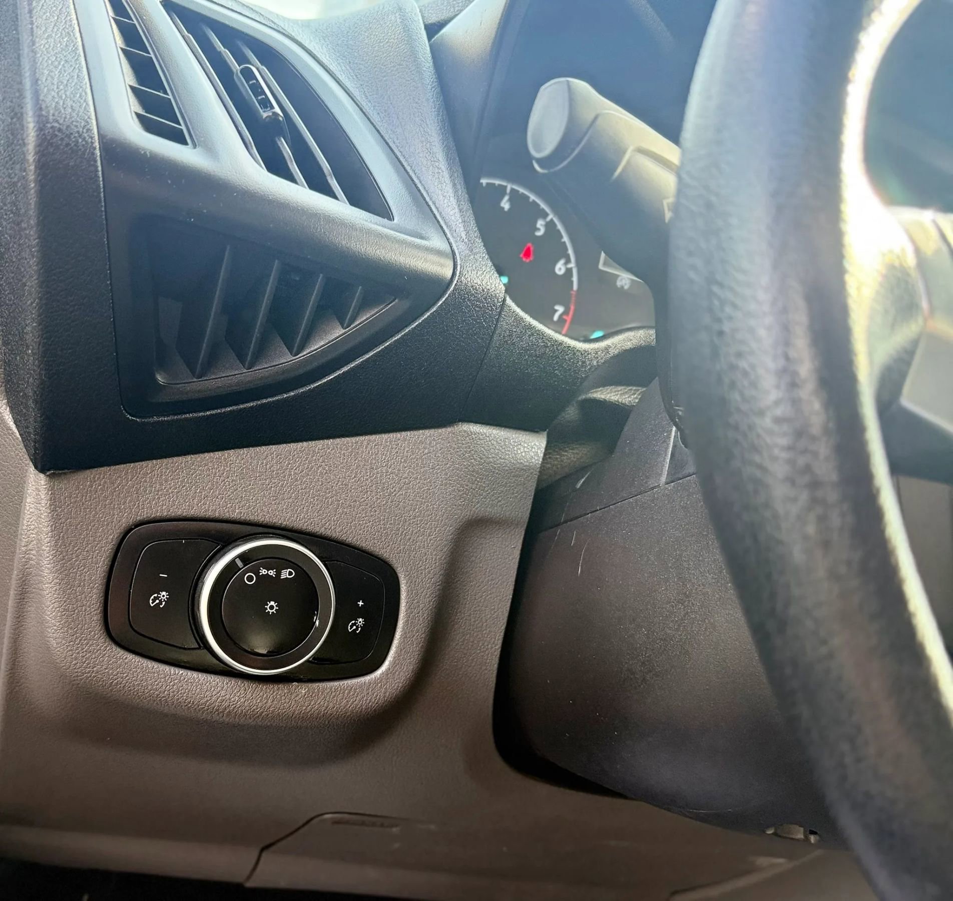 Used 2019 Ford Transit Connect XL FWD image 20