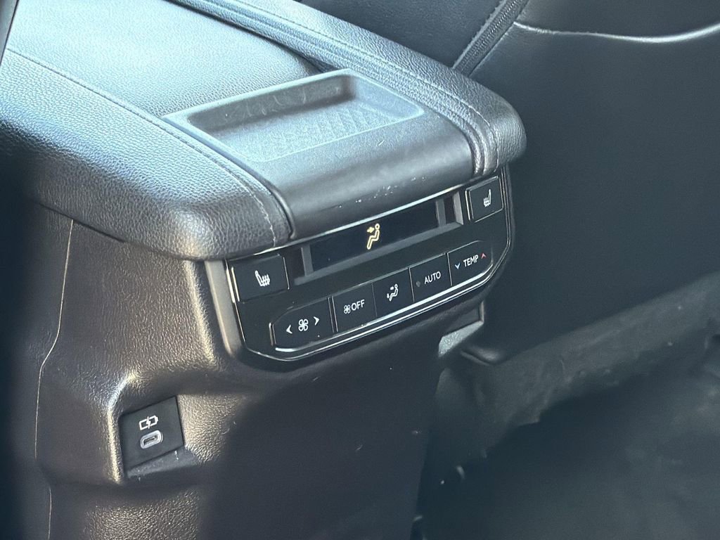 Used 2024 Toyota Grand Highlander Limited image 26