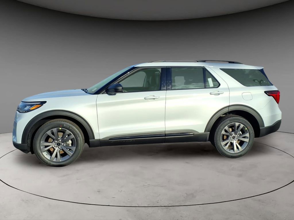 New 2026 Ford Explorer Active image 2