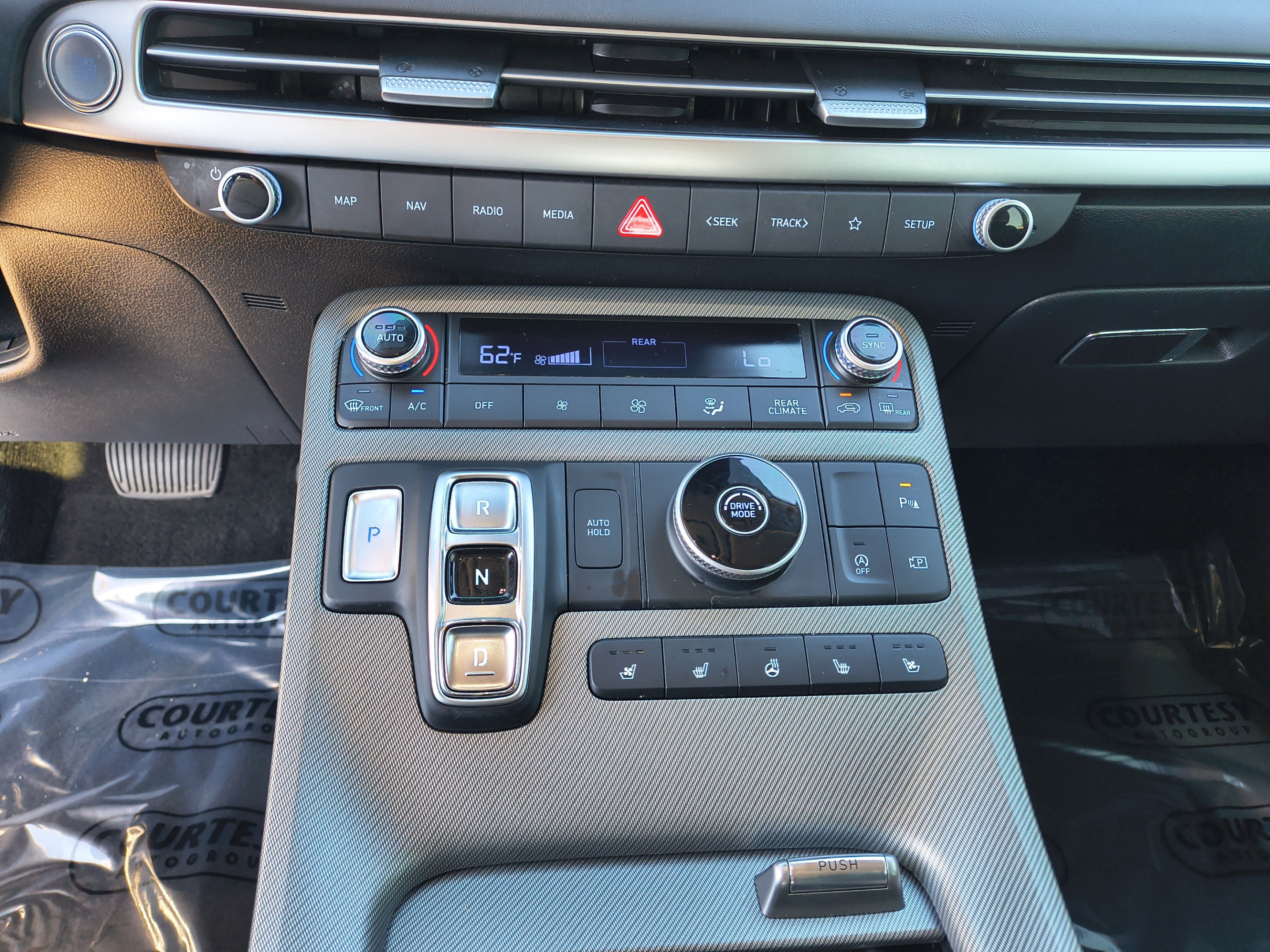 Used 2024 Hyundai Palisade SEL w/ Premium Package FWD image 27