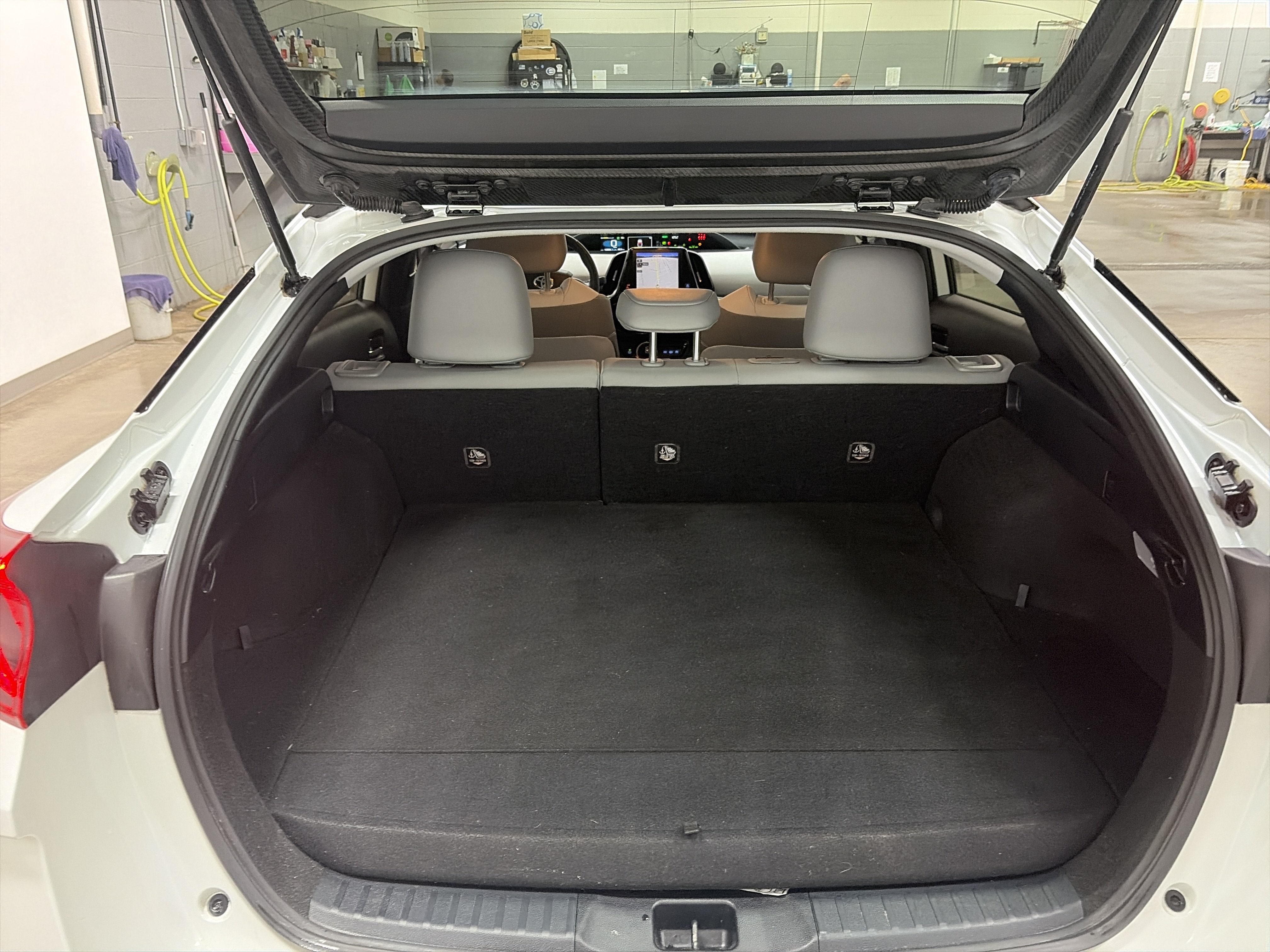 Used 2022 Toyota Prius Prime Limited FWD image 27