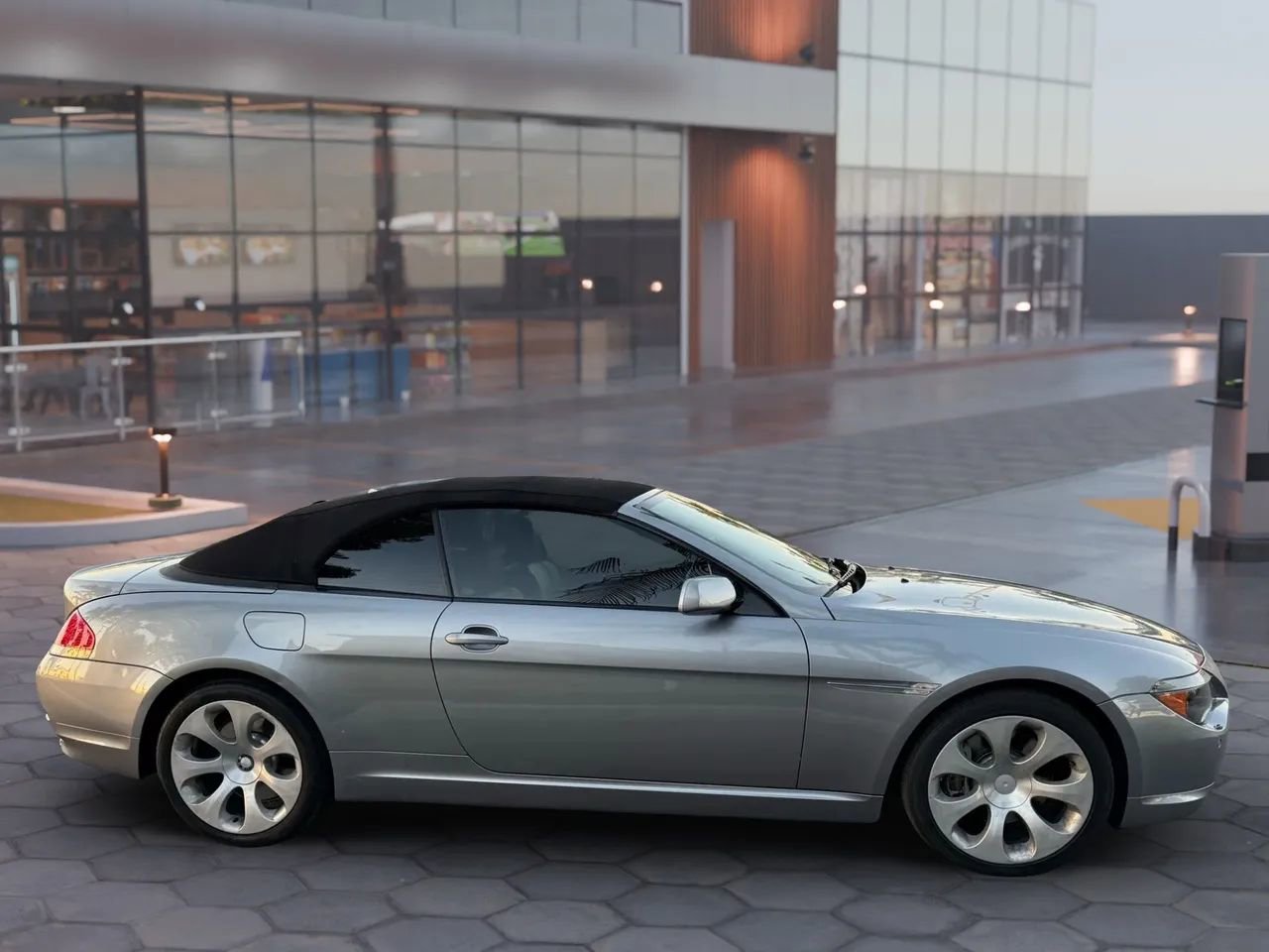 Used 2006 BMW 650i Convertible image 17