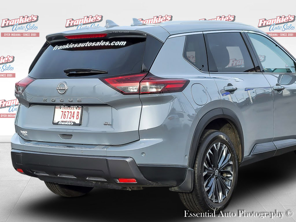 Used 2025 Nissan Rogue SL w/ Tech Package image 5