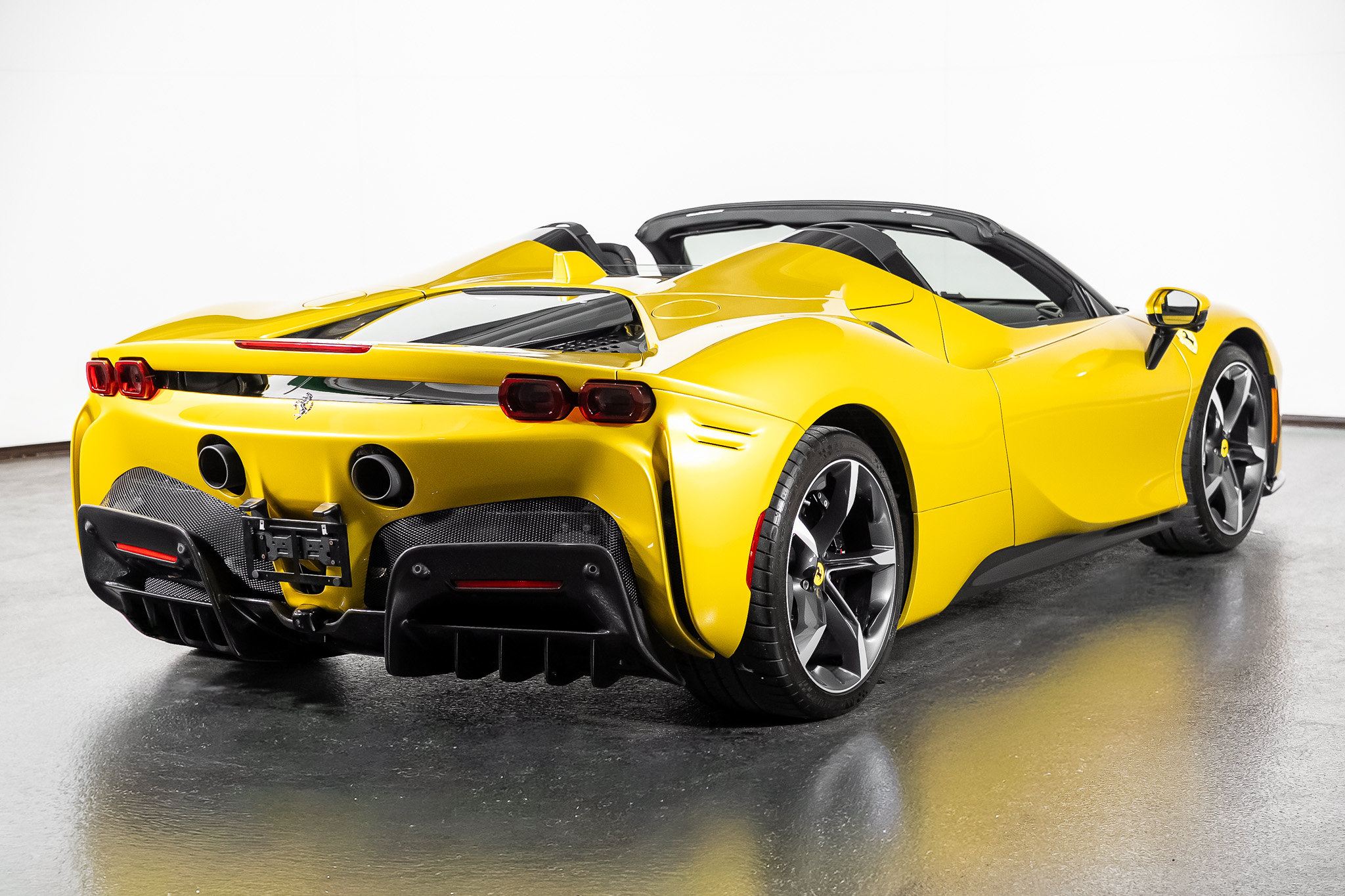 Used 2024 Ferrari SF90 Spider AWD/4WD image 30