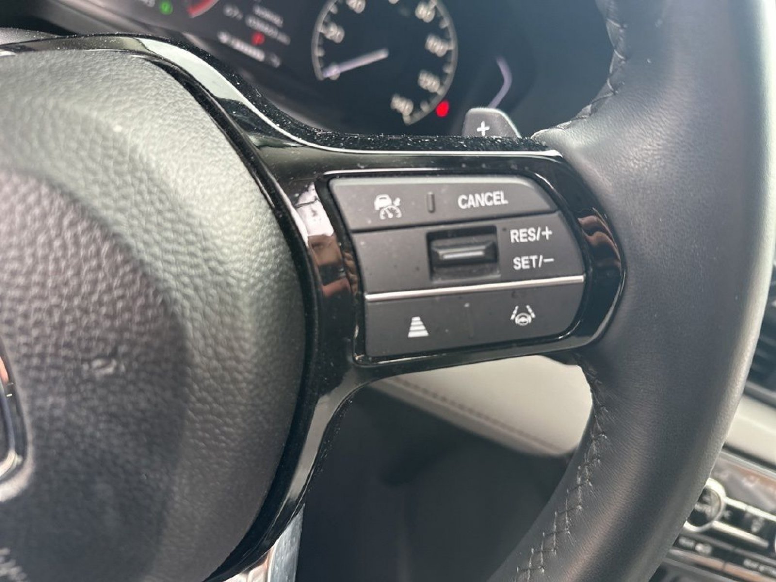 Used 2023 Honda Pilot Touring image 17