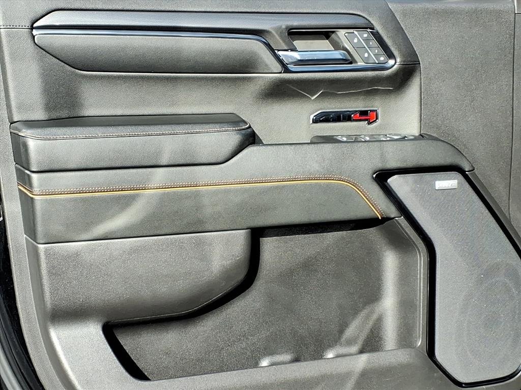 Used 2024 GMC Sierra 1500 AT4 w/ Technology Package image 8