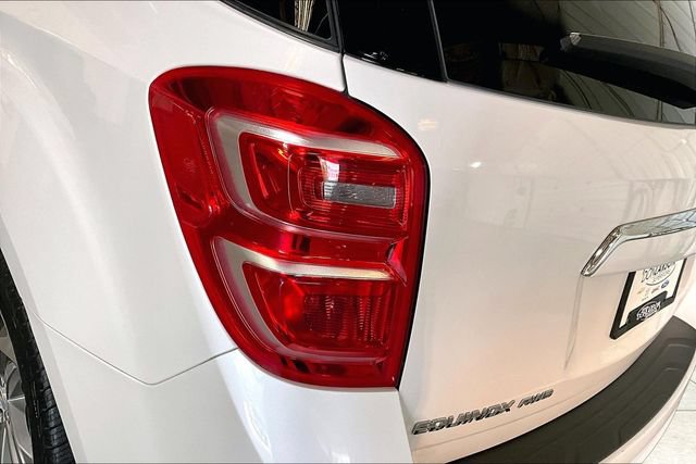 Used 2017 Chevrolet Equinox Premier w/ Enhanced Convenience Package AWD/4WD image 8