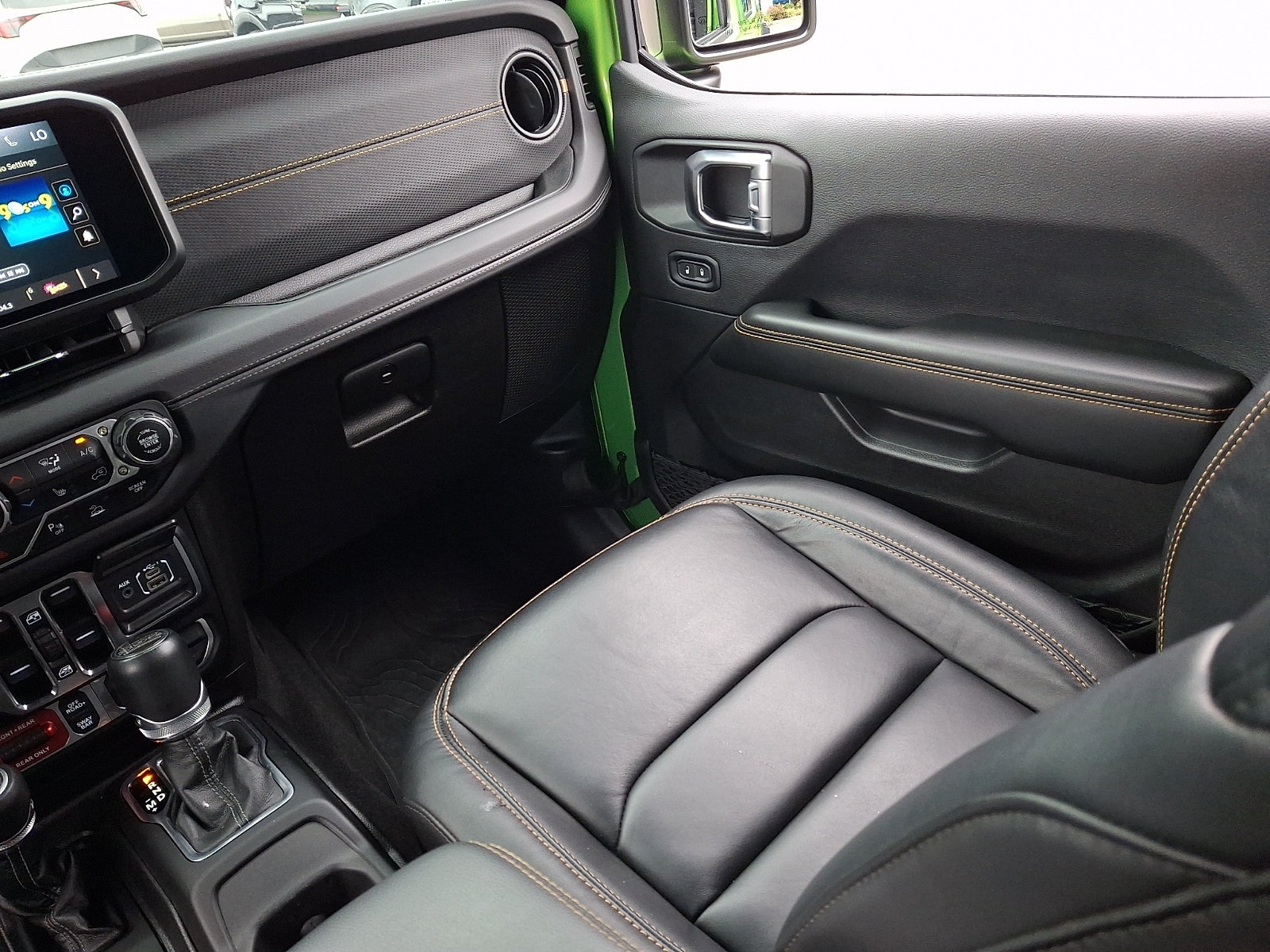 Used 2025 Jeep Wrangler Unlimited Rubicon 392 AWD/4WD image 15