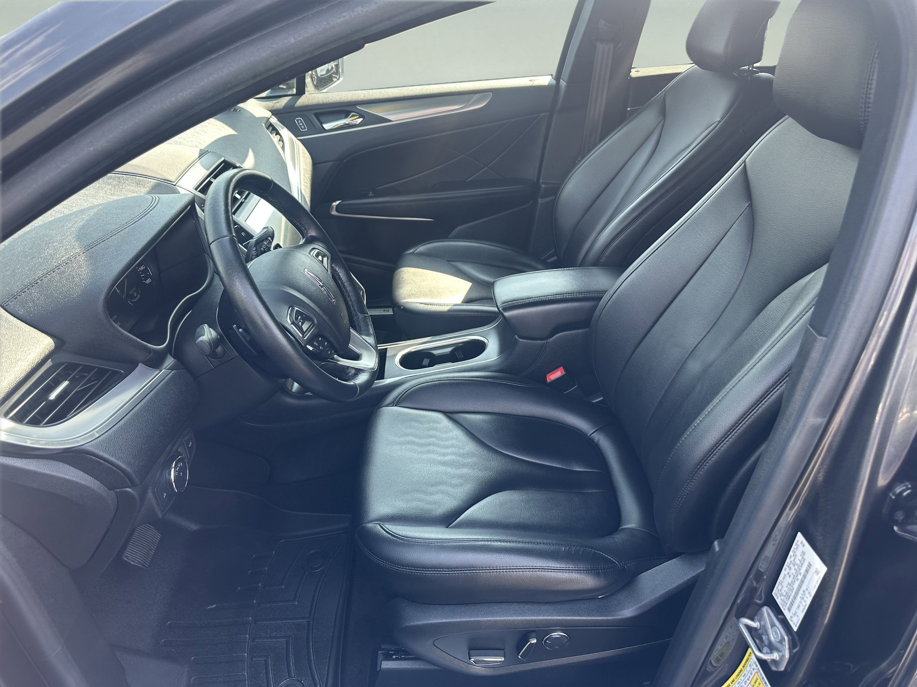 Used 2019 Lincoln MKC Premiere image 9